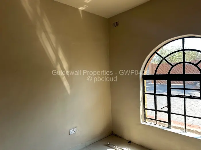 3 Bedroom House to Rent in Meyrick Park