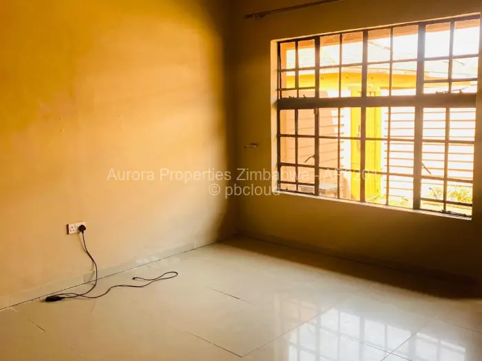 3 Bedroom House to Rent in Meyrick Park
