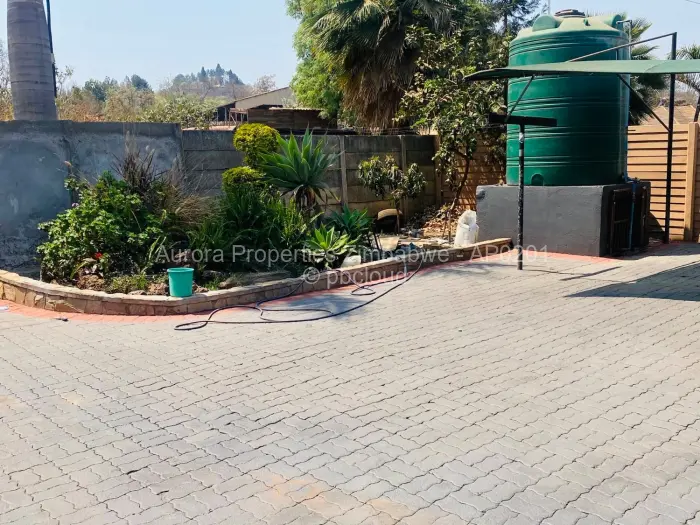 3 Bedroom House to Rent in Meyrick Park