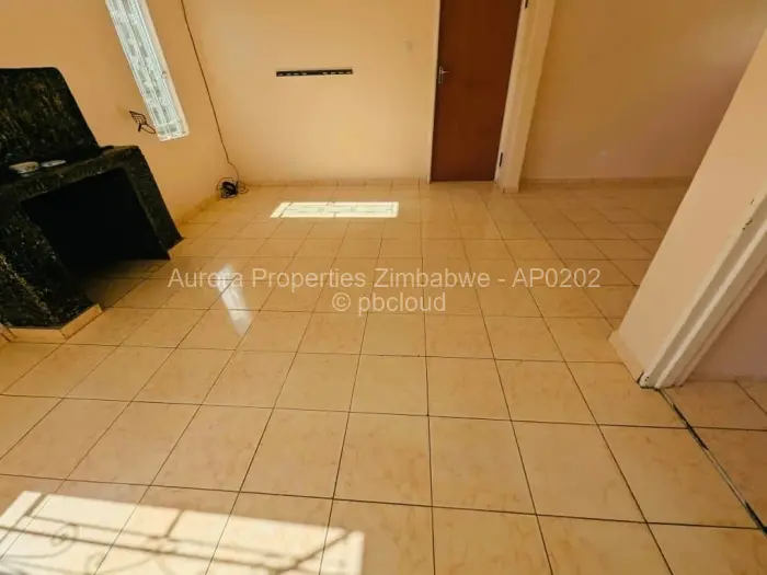6 Bedroom House to Rent in Sunningdale