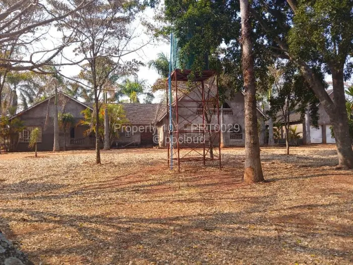 8 Bedroom House for Sale in Hogerty Hill, Harare