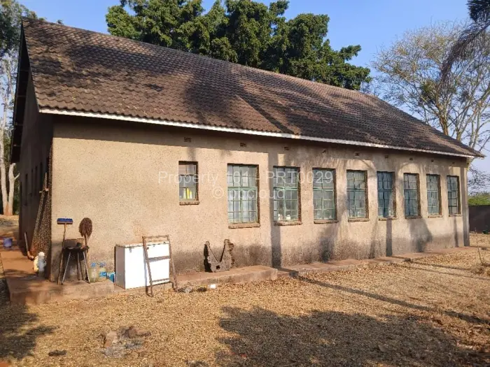 8 Bedroom House for Sale in Hogerty Hill, Harare