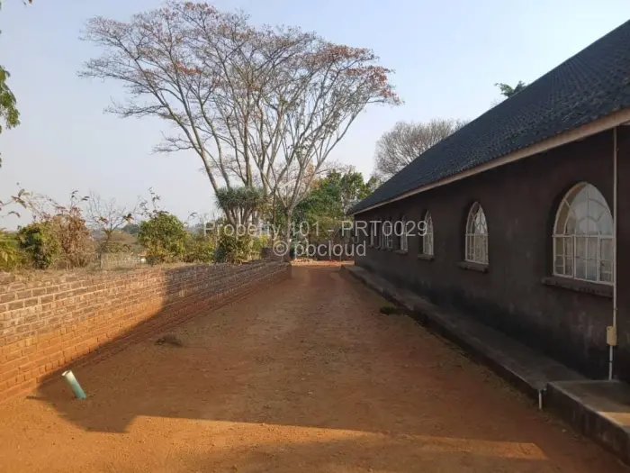 8 Bedroom House for Sale in Hogerty Hill, Harare