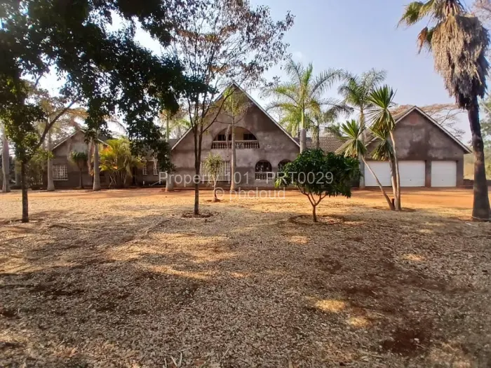 8 Bedroom House for Sale in Hogerty Hill, Harare