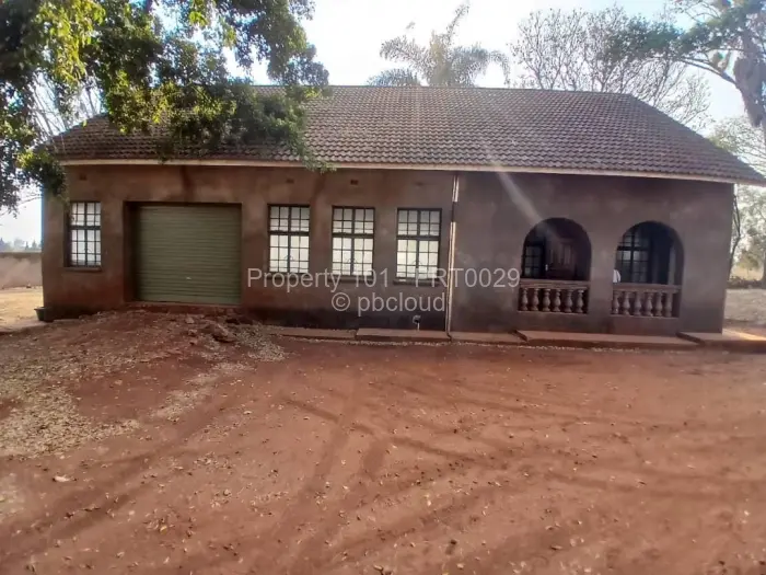 8 Bedroom House for Sale in Hogerty Hill, Harare