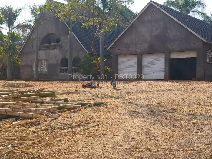 8 Bedroom House for Sale in Hogerty Hill, Harare