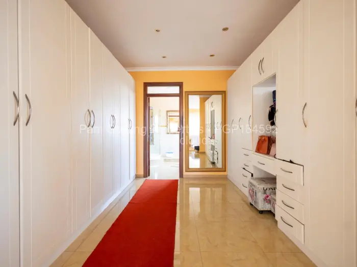 6 Bedroom House for Sale in Shawasha Hills, Harare