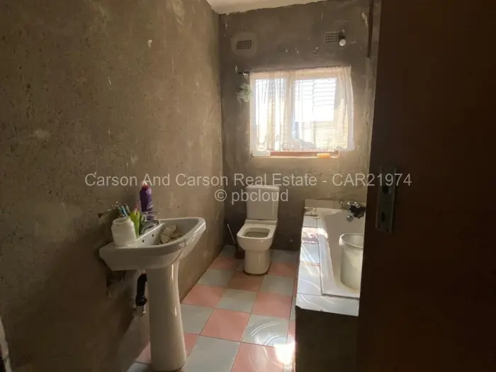 4 Bedroom House for Sale in Madokero Estates, Harare