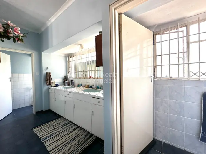 4 Bedroom House for Sale in Chisipite, Harare