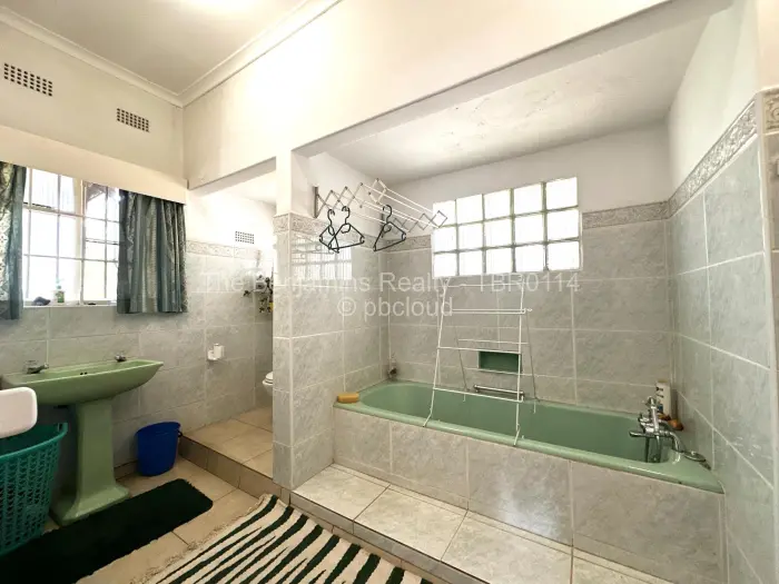 4 Bedroom House for Sale in Chisipite, Harare