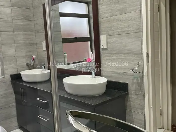 4 Bedroom House for Sale in Ridgemont, Gweru