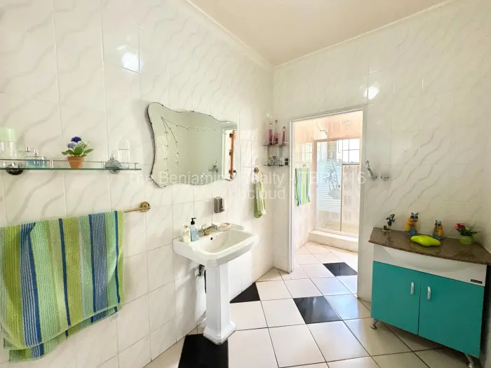 4 Bedroom House for Sale in Glen Lorne, Harare