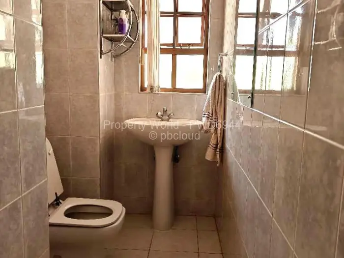 5 Bedroom House for Sale in Ryelands, Harare