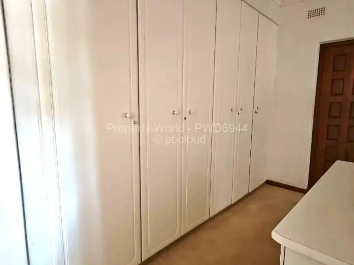 5 Bedroom House for Sale in Ryelands, Harare