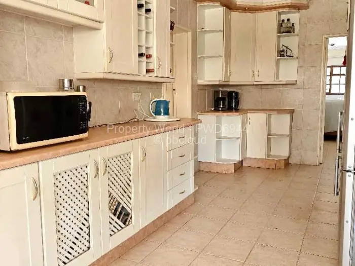 5 Bedroom House for Sale in Ryelands, Harare