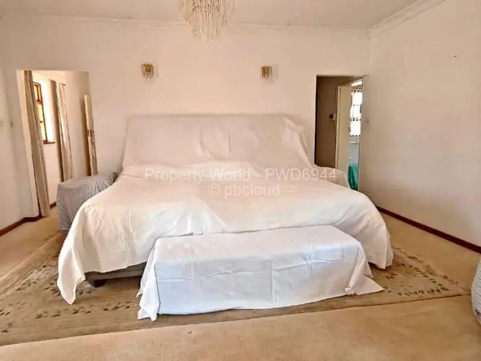 5 Bedroom House for Sale in Ryelands, Harare