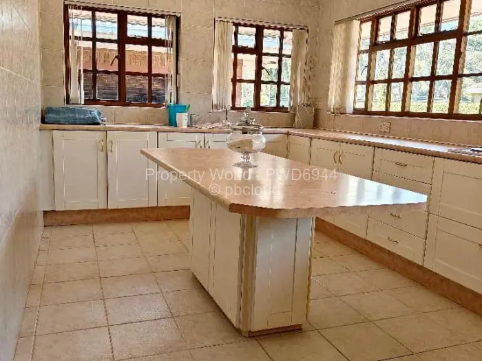 5 Bedroom House for Sale in Ryelands, Harare