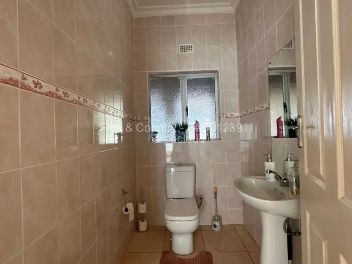 4 Bedroom House to Rent in Glen Forest, Harare