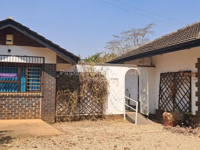 Commercial Property to Rent in Borrowdale
