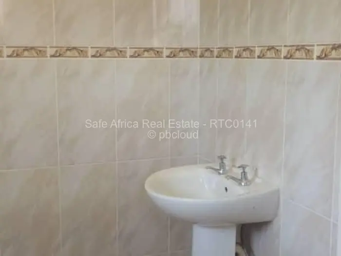 4 Bedroom House to Rent in Zimre Park