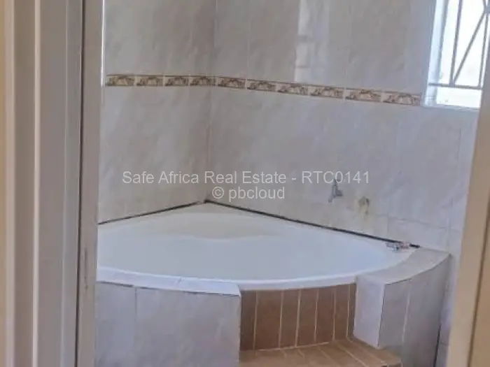 4 Bedroom House to Rent in Zimre Park