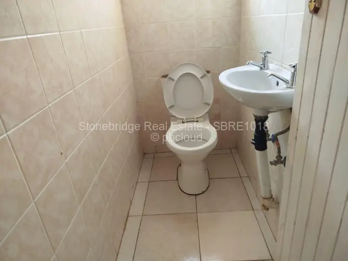 4 Bedroom House for Sale in Mahatshula, Bulawayo