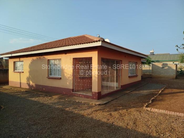 4 Bedroom House for Sale in Mahatshula, Bulawayo
