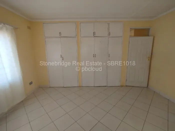 4 Bedroom House for Sale in Mahatshula, Bulawayo