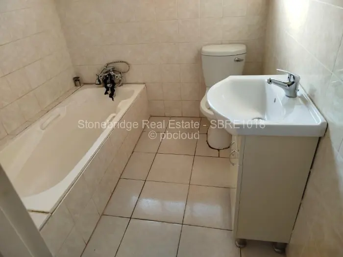 4 Bedroom House for Sale in Mahatshula, Bulawayo