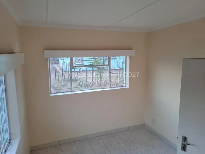 3 Bedroom House to Rent in Kingsdale, Bulawayo
