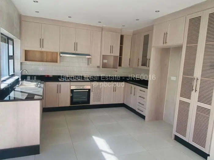 Townhouse/Complex/Cluster for Sale in Marlborough, Harare