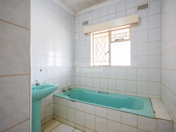 4 Bedroom House for Sale in Borrowdale West, Harare