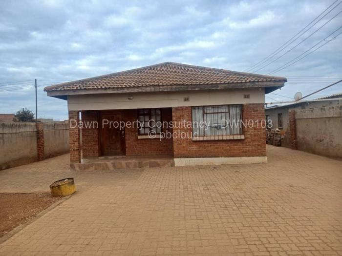5 Bedroom House for Sale in Emganwini, Bulawayo