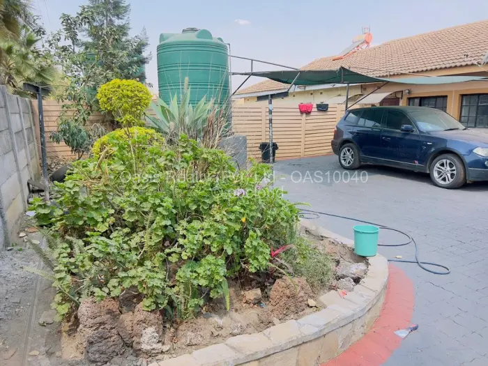 Townhouse/Complex/Cluster to Rent in Meyrick Park, Harare