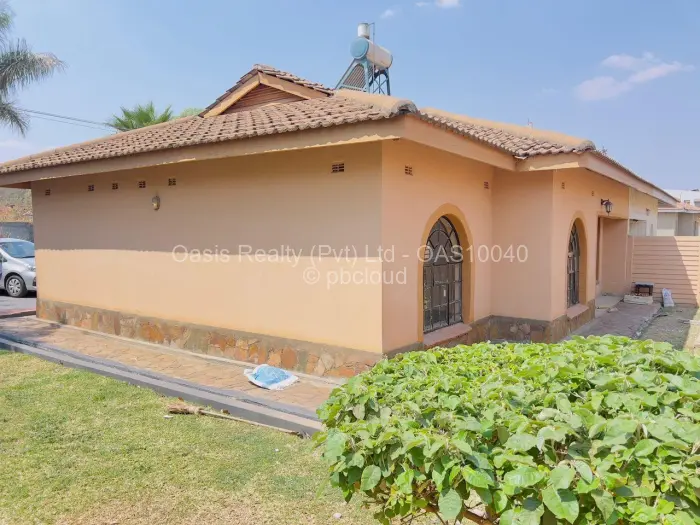 Townhouse/Complex/Cluster to Rent in Meyrick Park, Harare