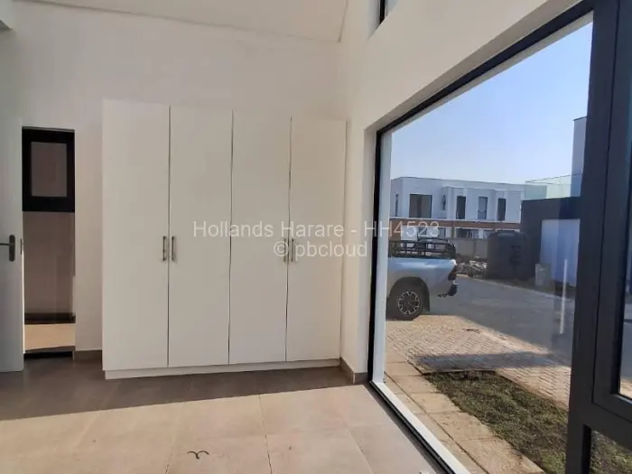 Townhouse/Complex/Cluster to Rent in Borrowdale West