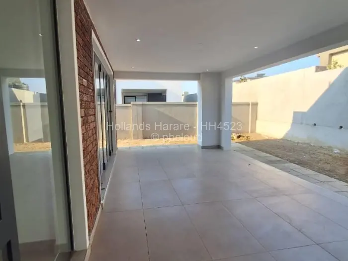 Townhouse/Complex/Cluster to Rent in Borrowdale West