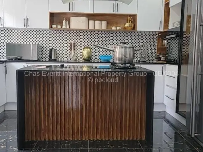 6 Bedroom House for Sale in Mandara, Harare