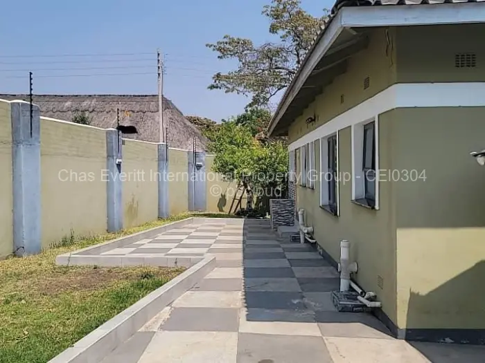 6 Bedroom House for Sale in Mandara, Harare