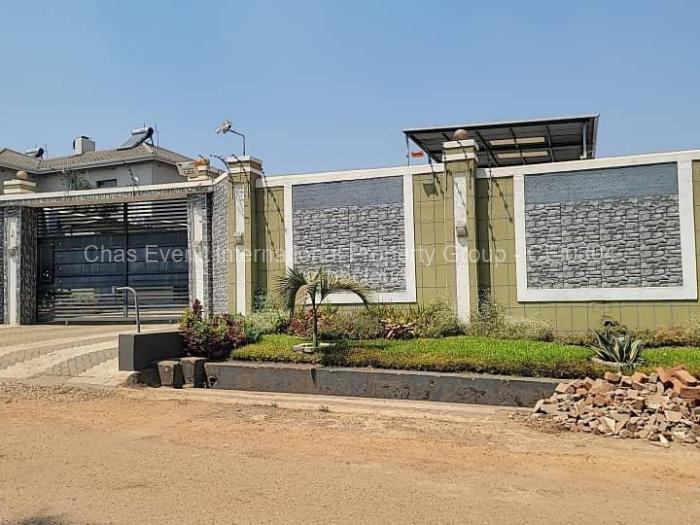 6 Bedroom House for Sale in Mandara, Harare
