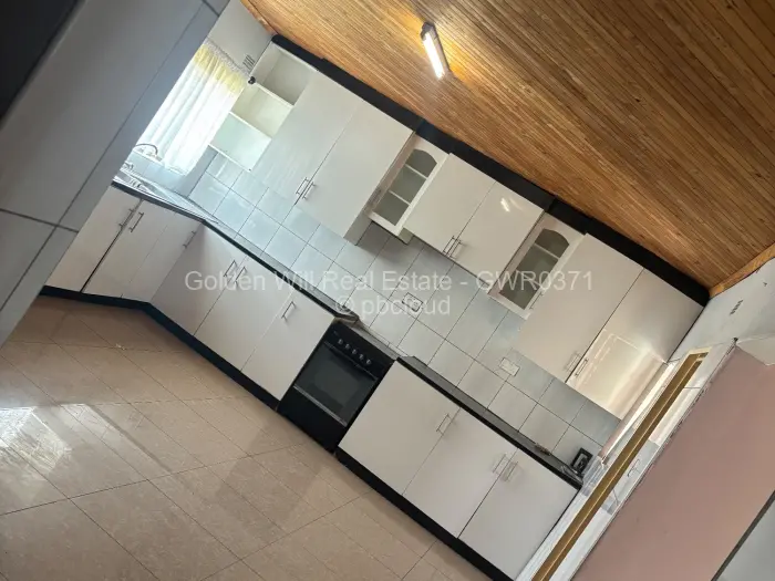 5 Bedroom House to Rent in Greendale, Harare