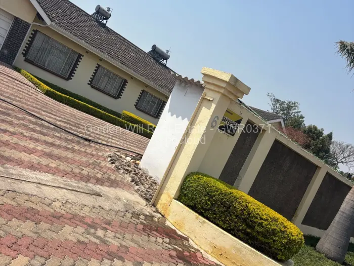 5 Bedroom House to Rent in Greendale, Harare