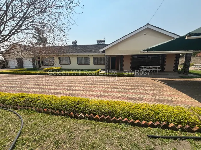 5 Bedroom House to Rent in Greendale, Harare
