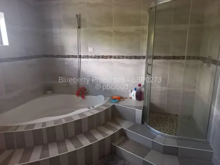 9 Bedroom House for Sale in Borrowdale, Harare