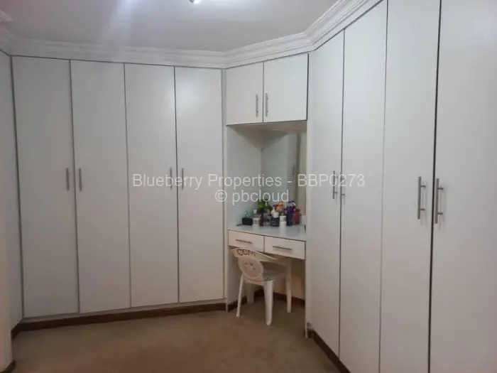 9 Bedroom House for Sale in Borrowdale, Harare