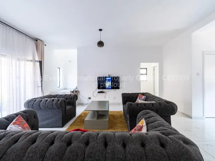 Townhouse/Cluster for Sale in Newlands, Harare