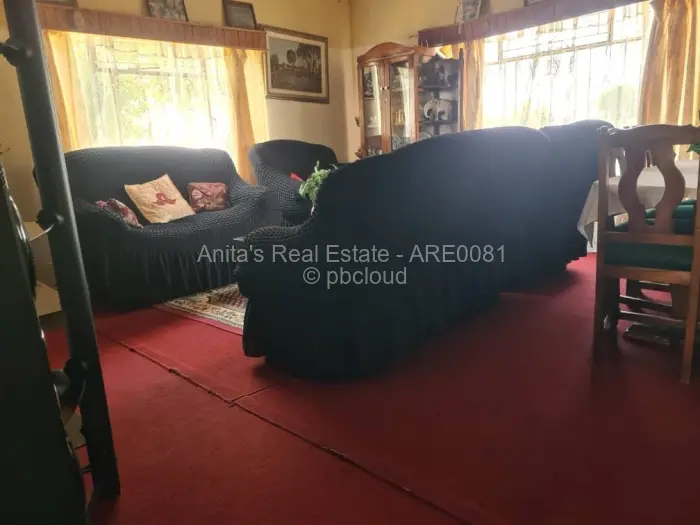 4 Bedroom House for Sale in Kensington Byo, Bulawayo