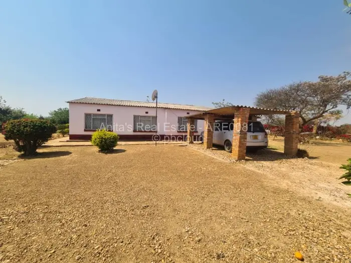 4 Bedroom House for Sale in Kensington Byo, Bulawayo