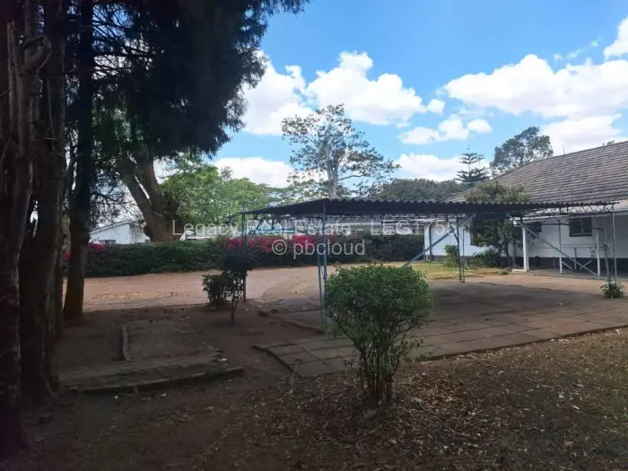 4 Bedroom House for Sale in Alexandra Park, Harare