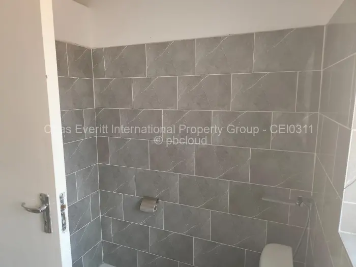 Flat/Apartment to Rent in Avondale
